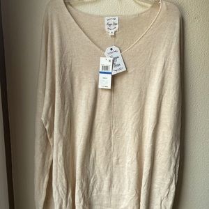 XL v neck